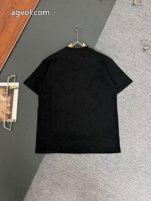 格好良いVIP価格25ss海外発 半袖Tシャツコピー 品 ブランドVIVIENNE WESTWOOD 2