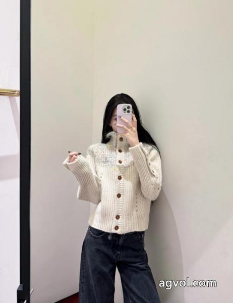 ファッションの最先端!最新話題沸騰中VIVIENNE WESTWOODカーデセーターコート偽物 通販 2